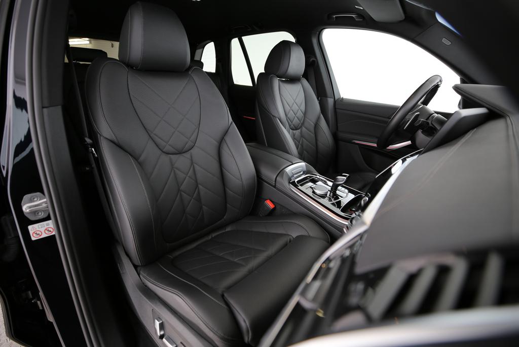 BMW X5 25d xDrive-image-12