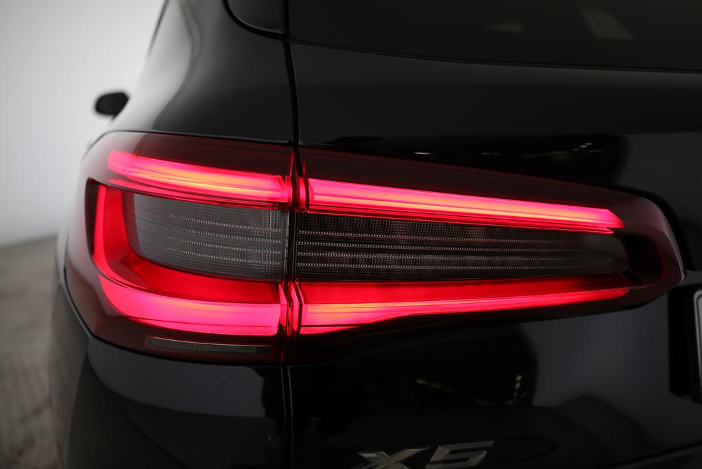 BMW X5 25d xDrive-image-16