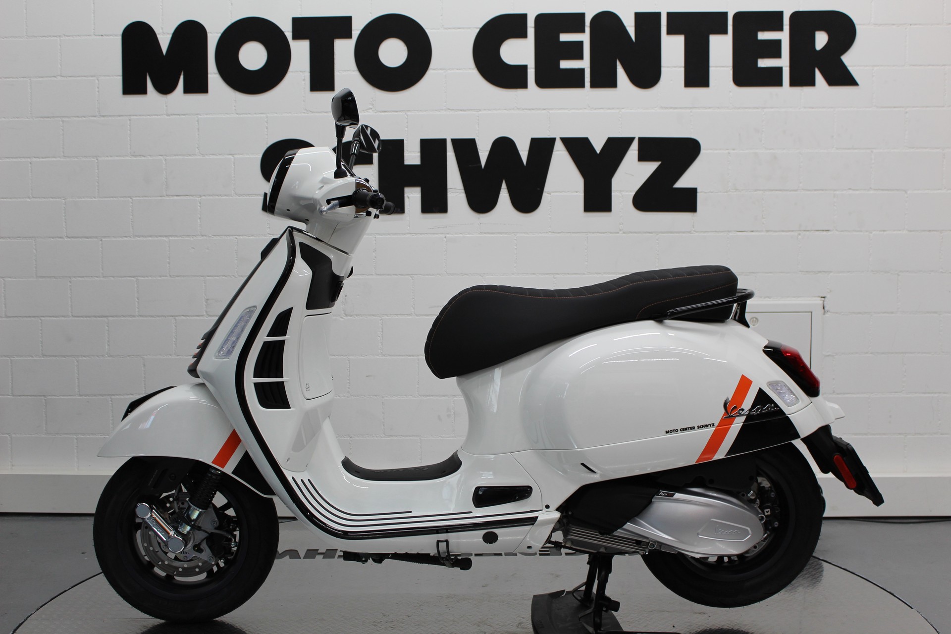 PIAGGIO Vespa GTS 300 Super Sport ABS-showroom-element-3