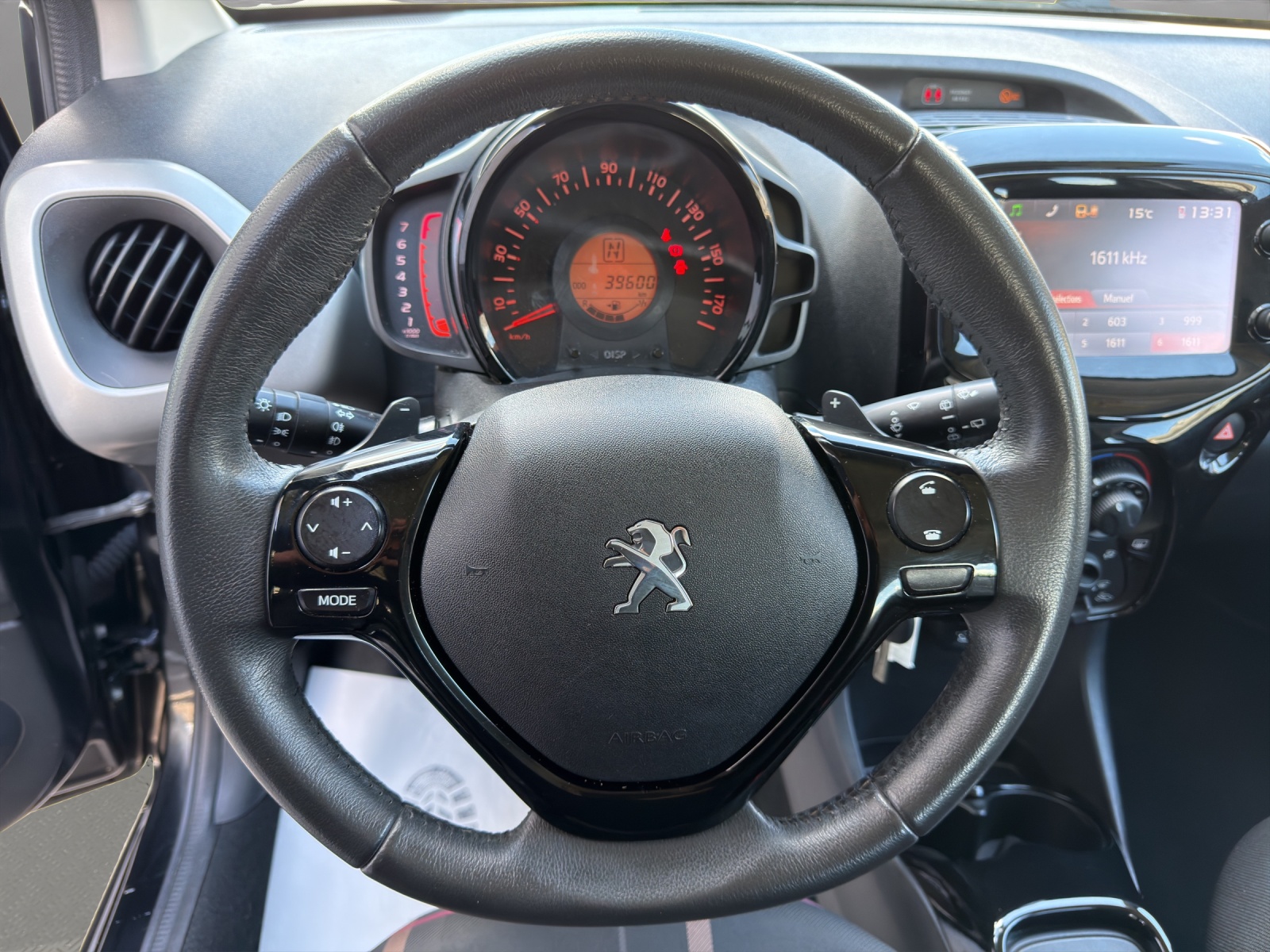 PEUGEOT 108 1.0 VTi Allure ETG-image-9