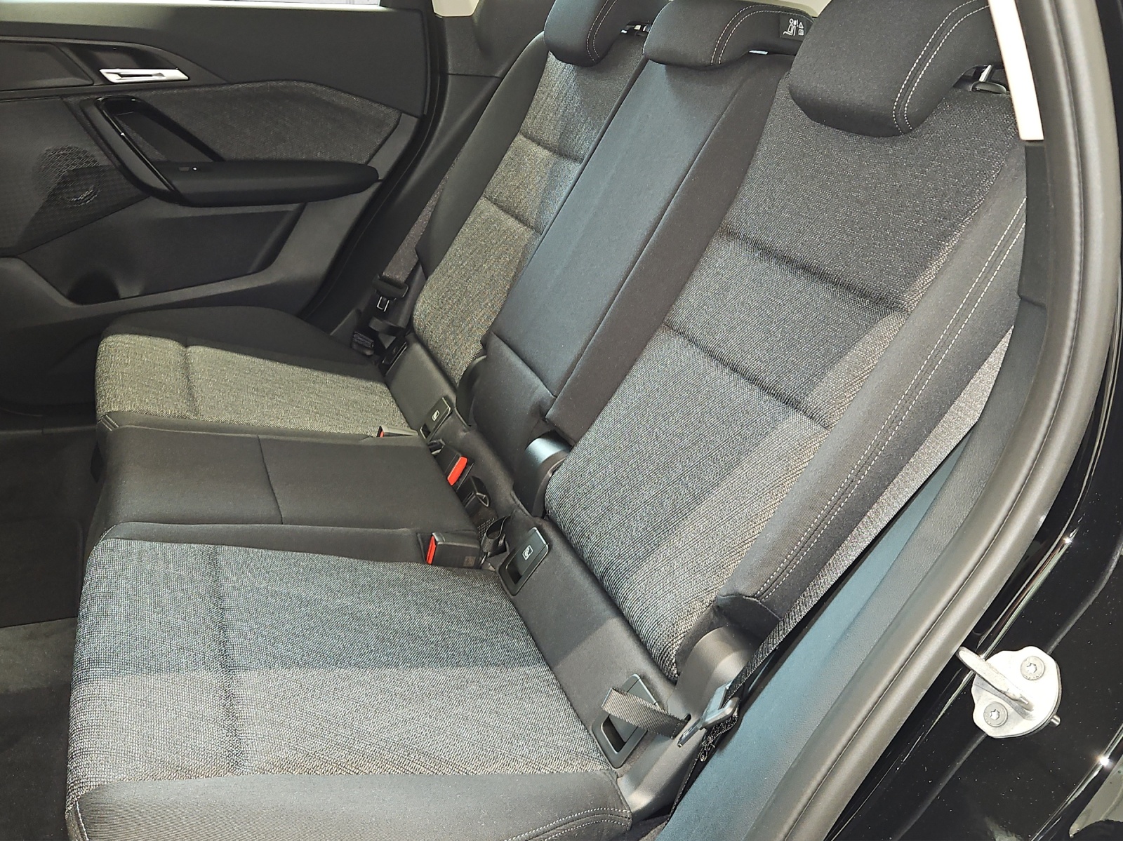 BMW X1 sDrive 18i-image-10