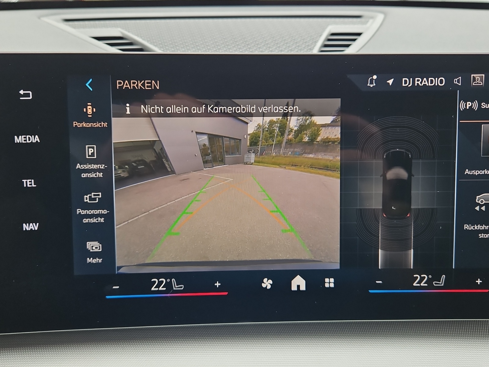 BMW X1 sDrive 18i-image-18
