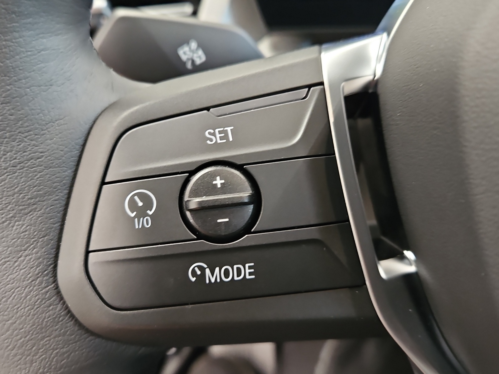 BMW X1 sDrive 18i-image-16