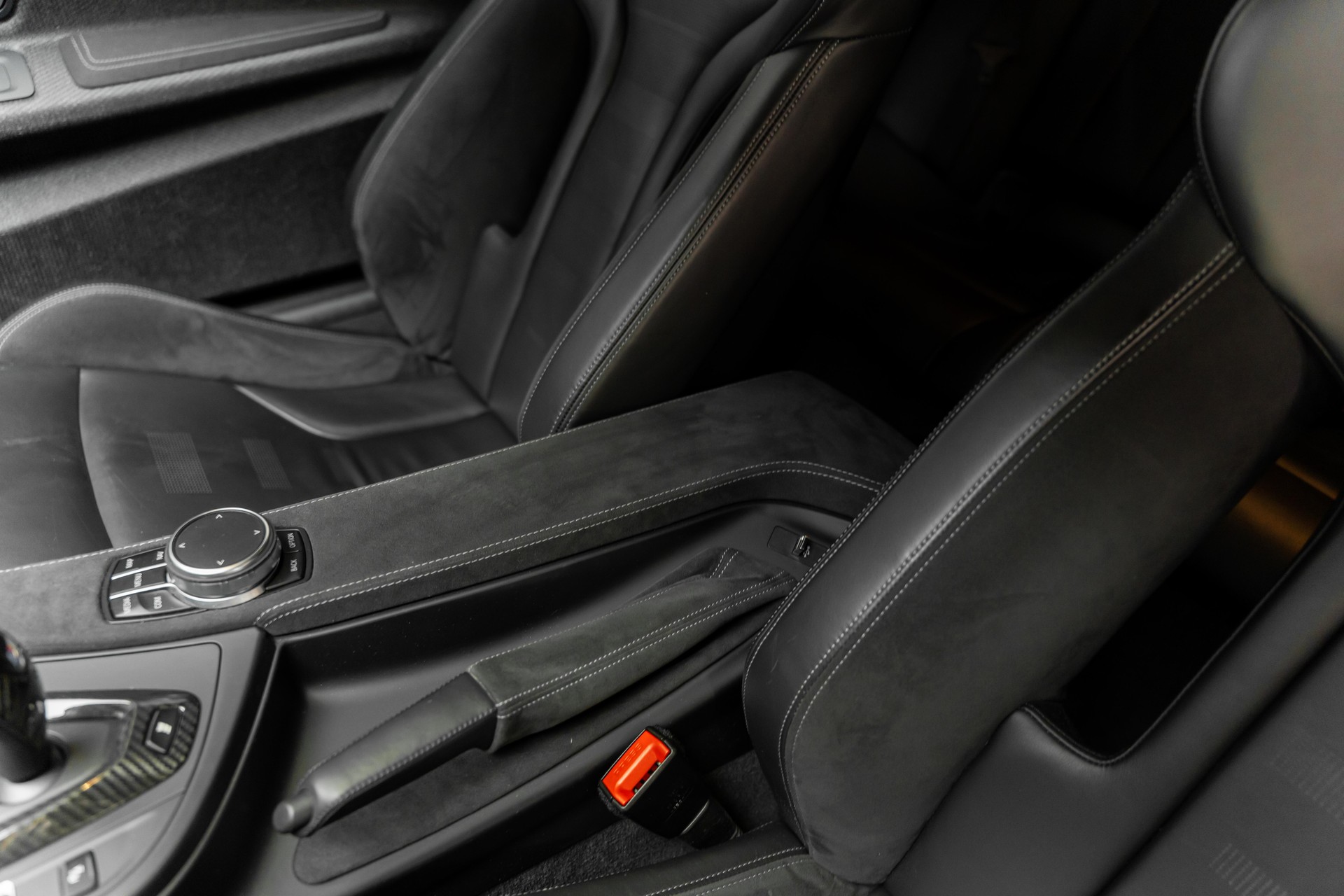 BMW M4 Coupé CS DKG-image-12