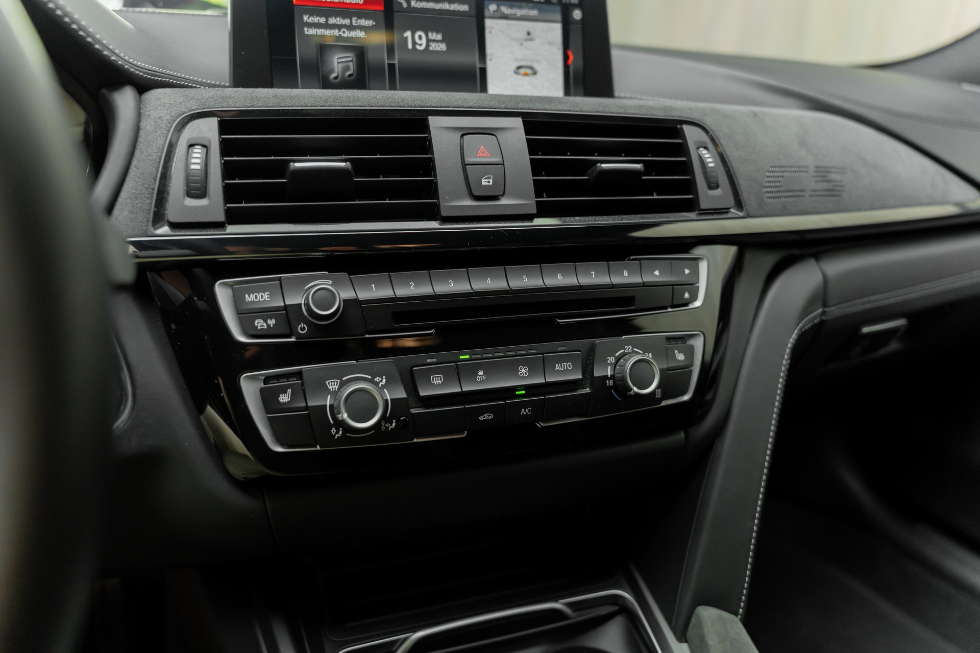 BMW M4 Coupé CS DKG-image-8