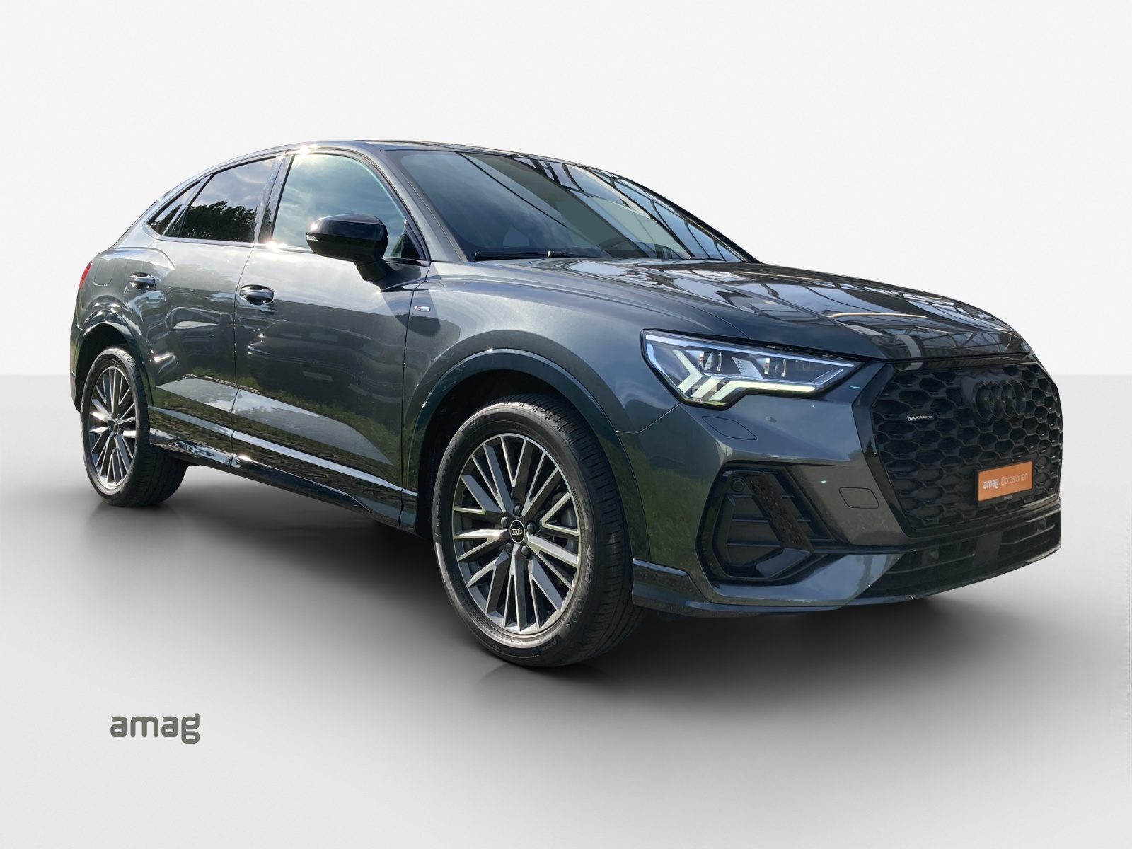 AUDI Q3 Sportback 40 TFSI S line quattro S-tronic-image-5