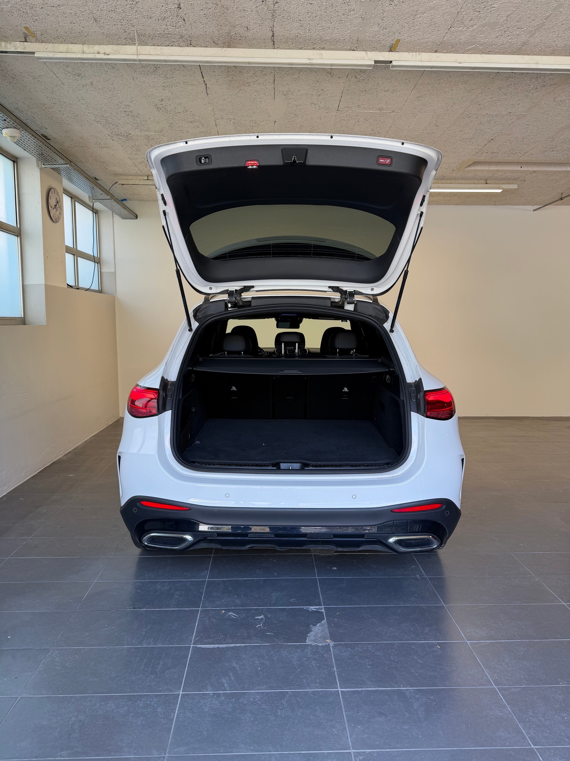 MERCEDES-BENZ Glc 220d AMG Line Plus 4Matic 9G-Tronic-image-9