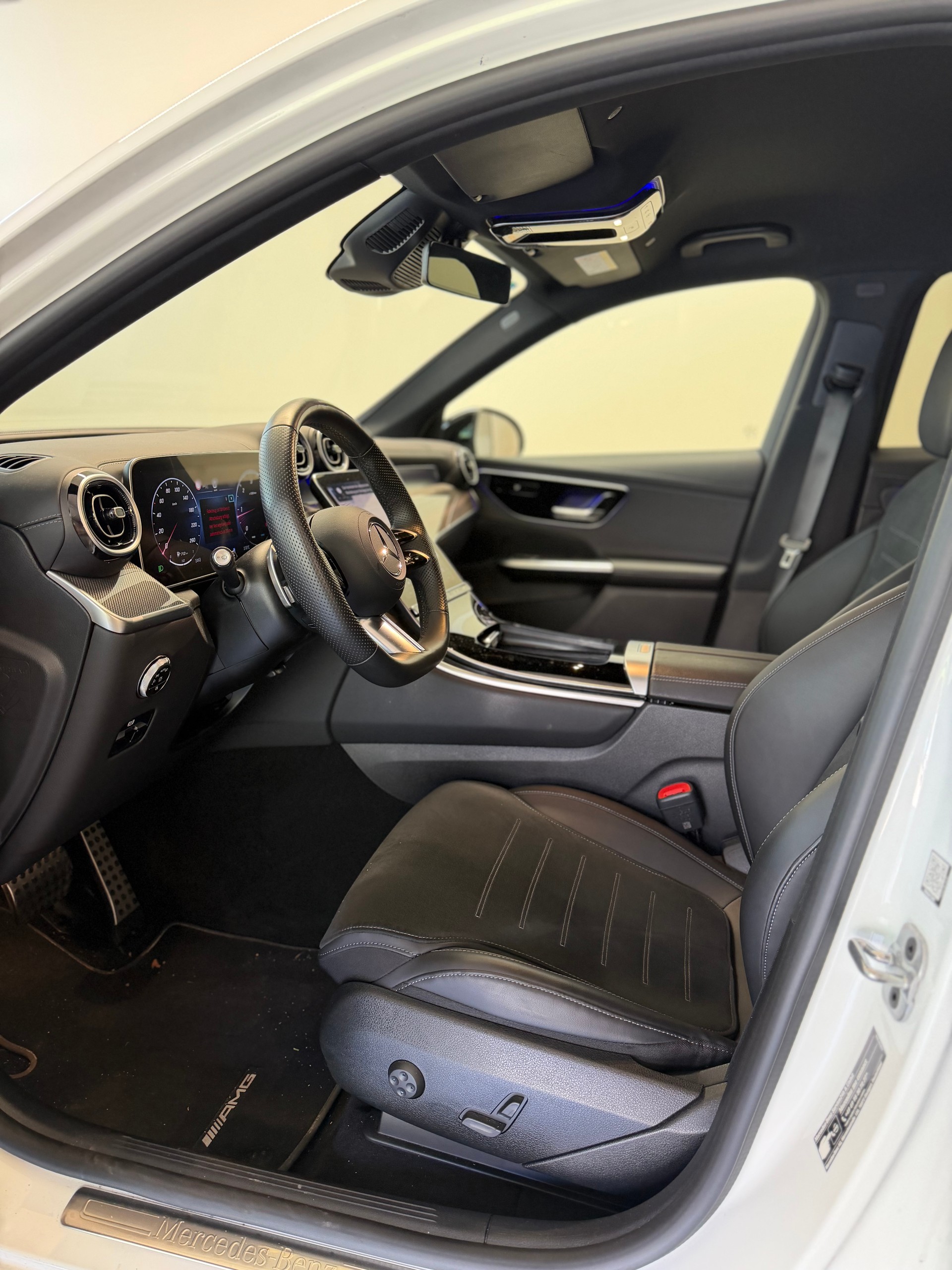 MERCEDES-BENZ Glc 220d AMG Line Plus 4Matic 9G-Tronic-image-4