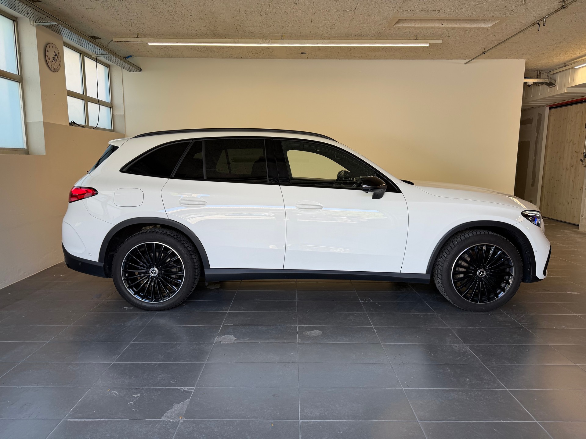 MERCEDES-BENZ Glc 220d AMG Line Plus 4Matic 9G-Tronic-image-3