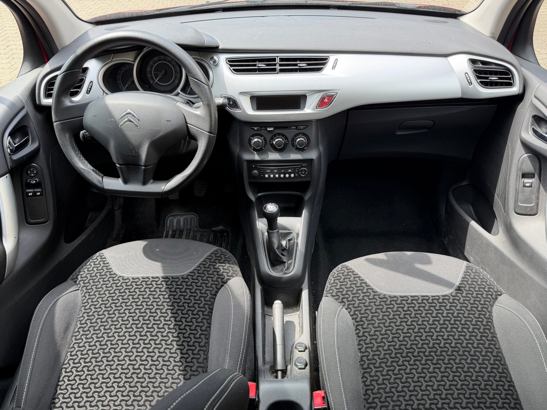 CITROEN C3 1.4i 16V Exclusive-image-7