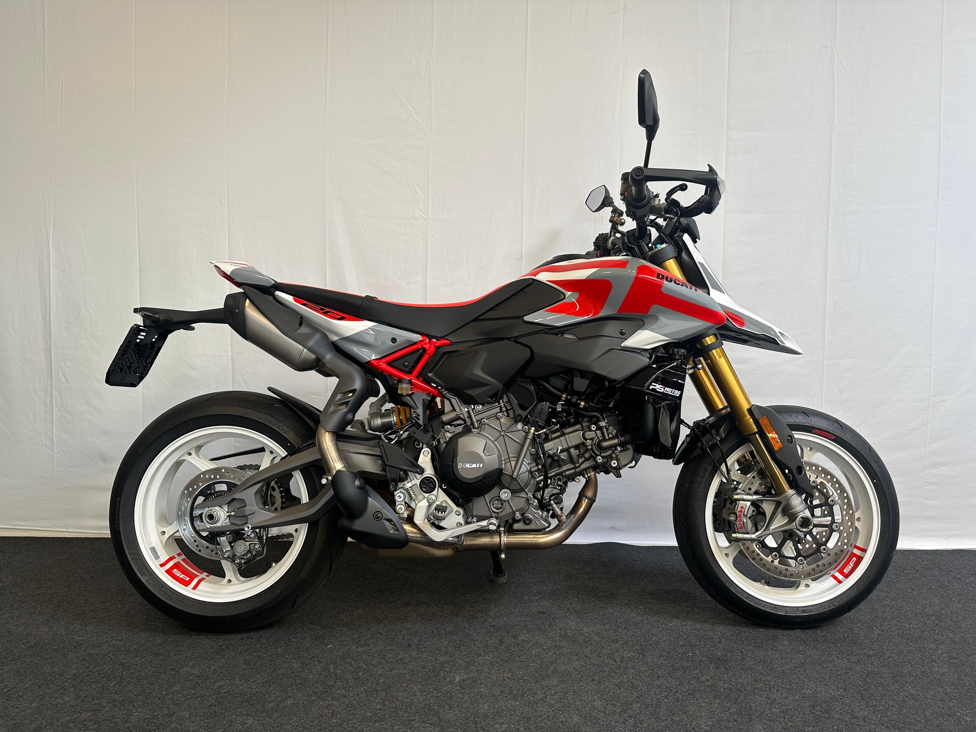DUCATI Hypermotard V2 SP-showroom-element-1