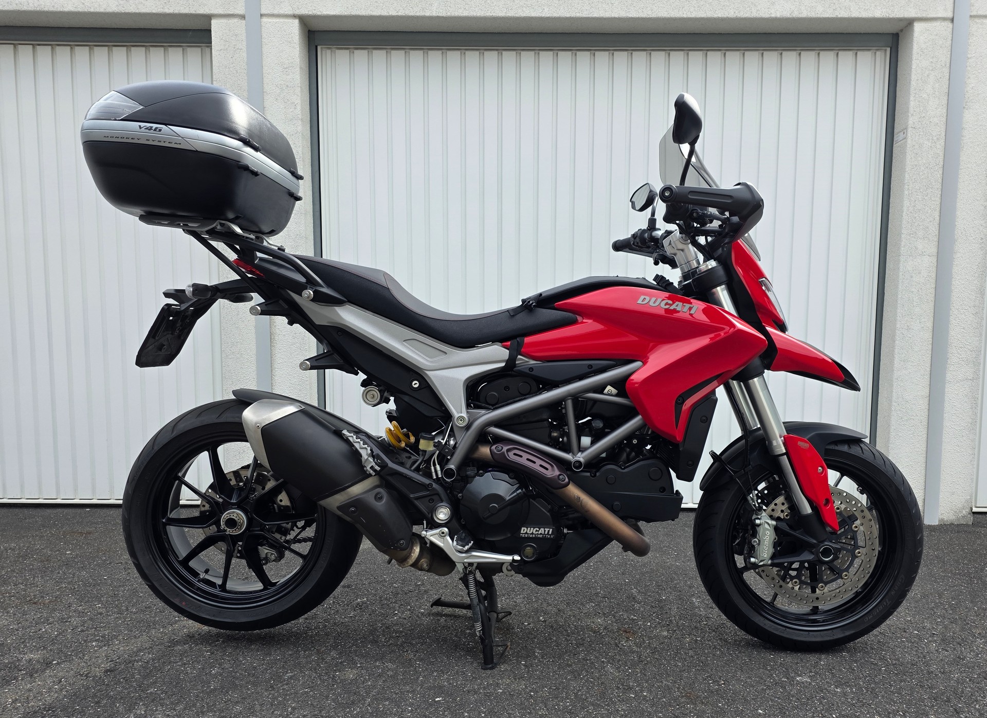DUCATI Hyperstrada 821