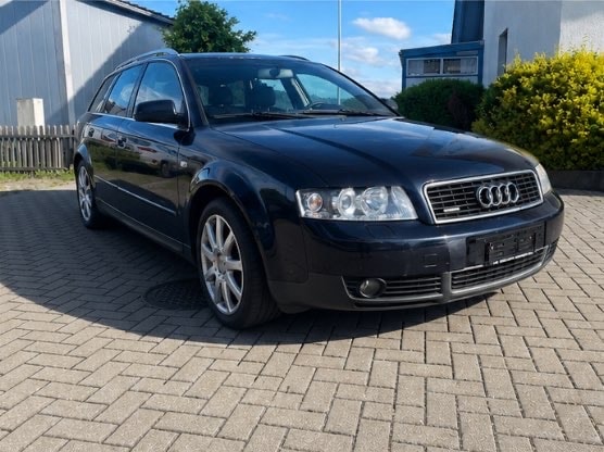 AUDI Avant 3.0-image-0