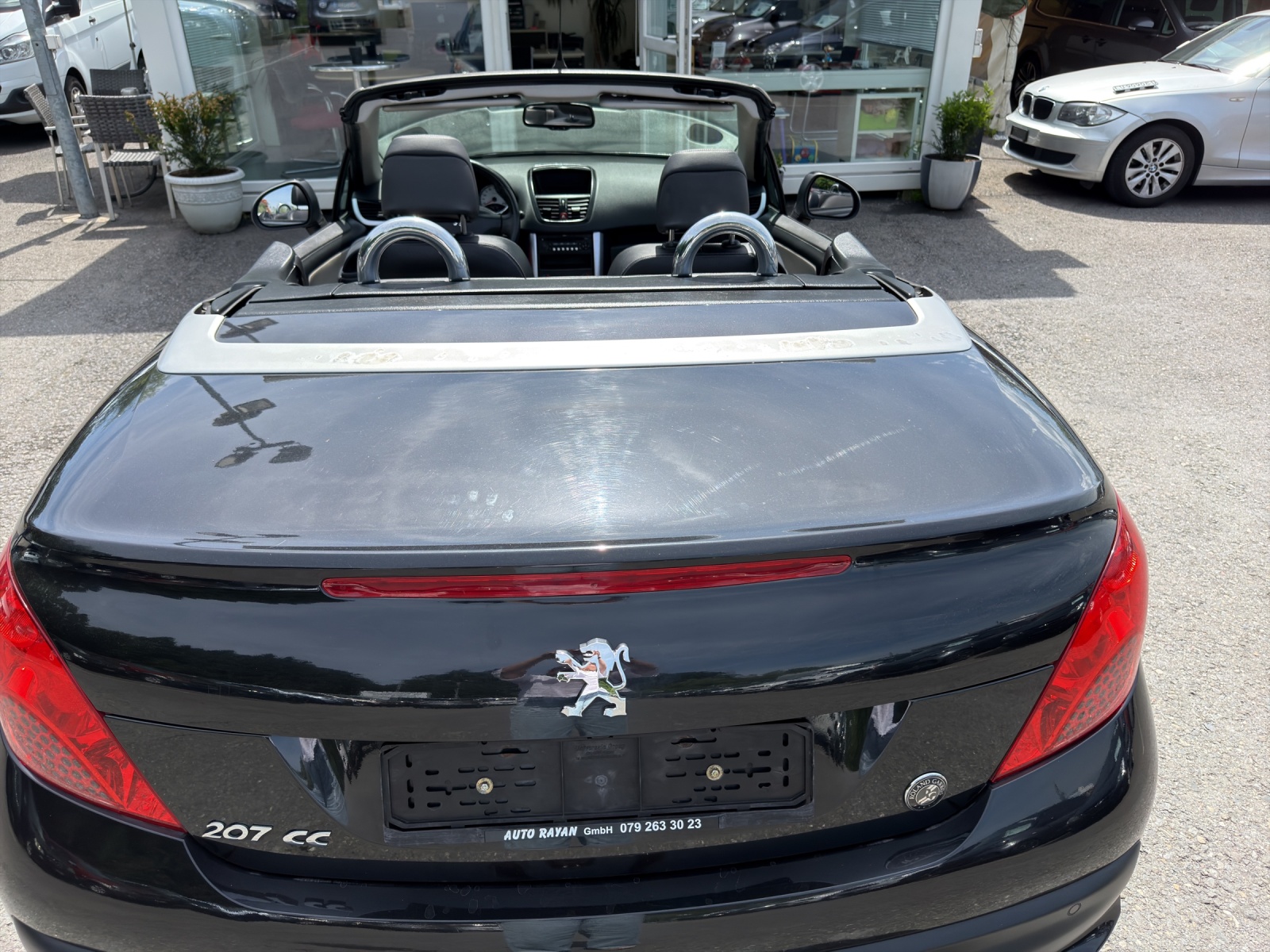 PEUGEOT 207 CC 1.6 16V Turbo Roland Garros Edition-image-7