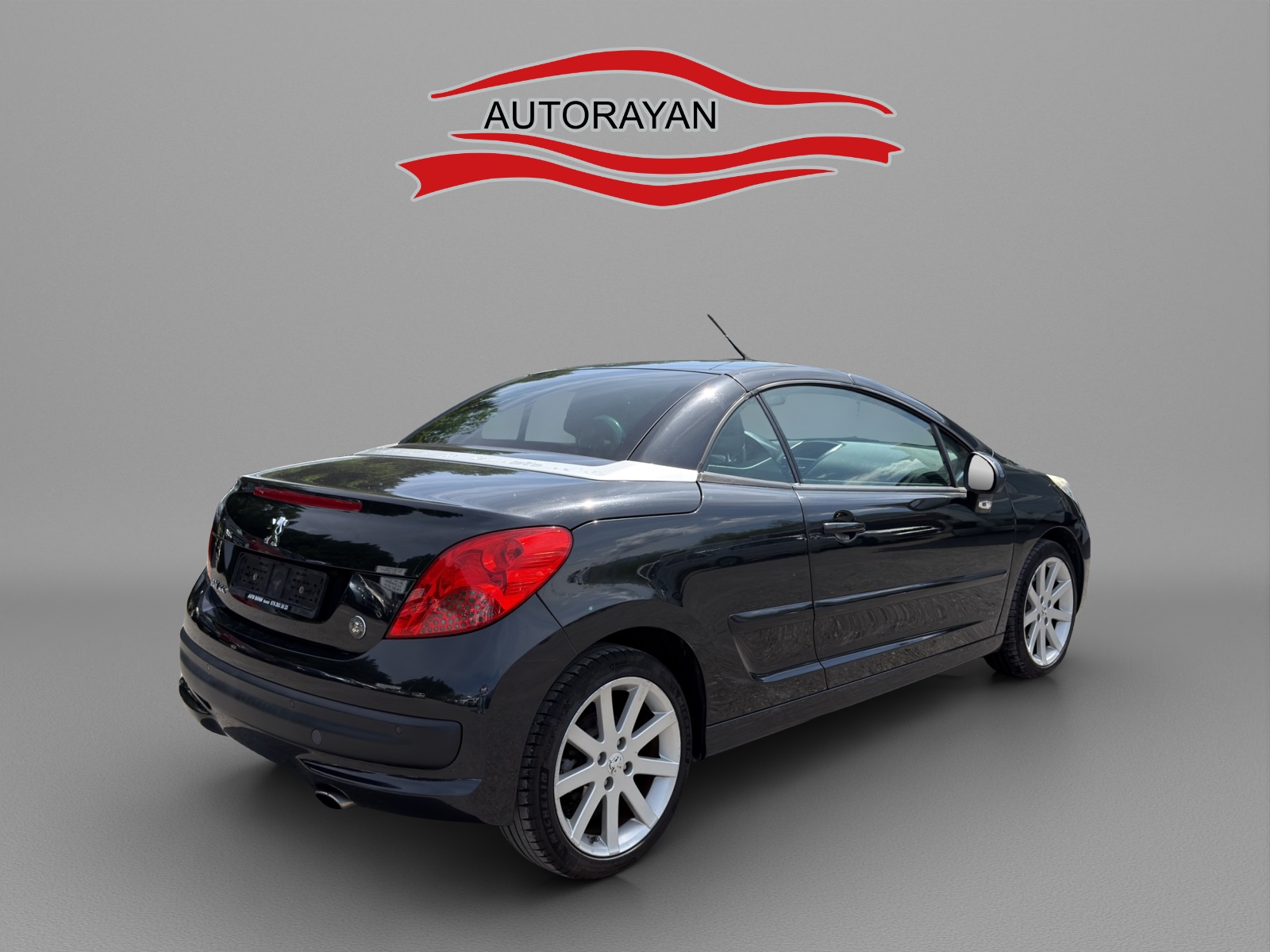 PEUGEOT 207 CC 1.6 16V Turbo Roland Garros Edition-image-4