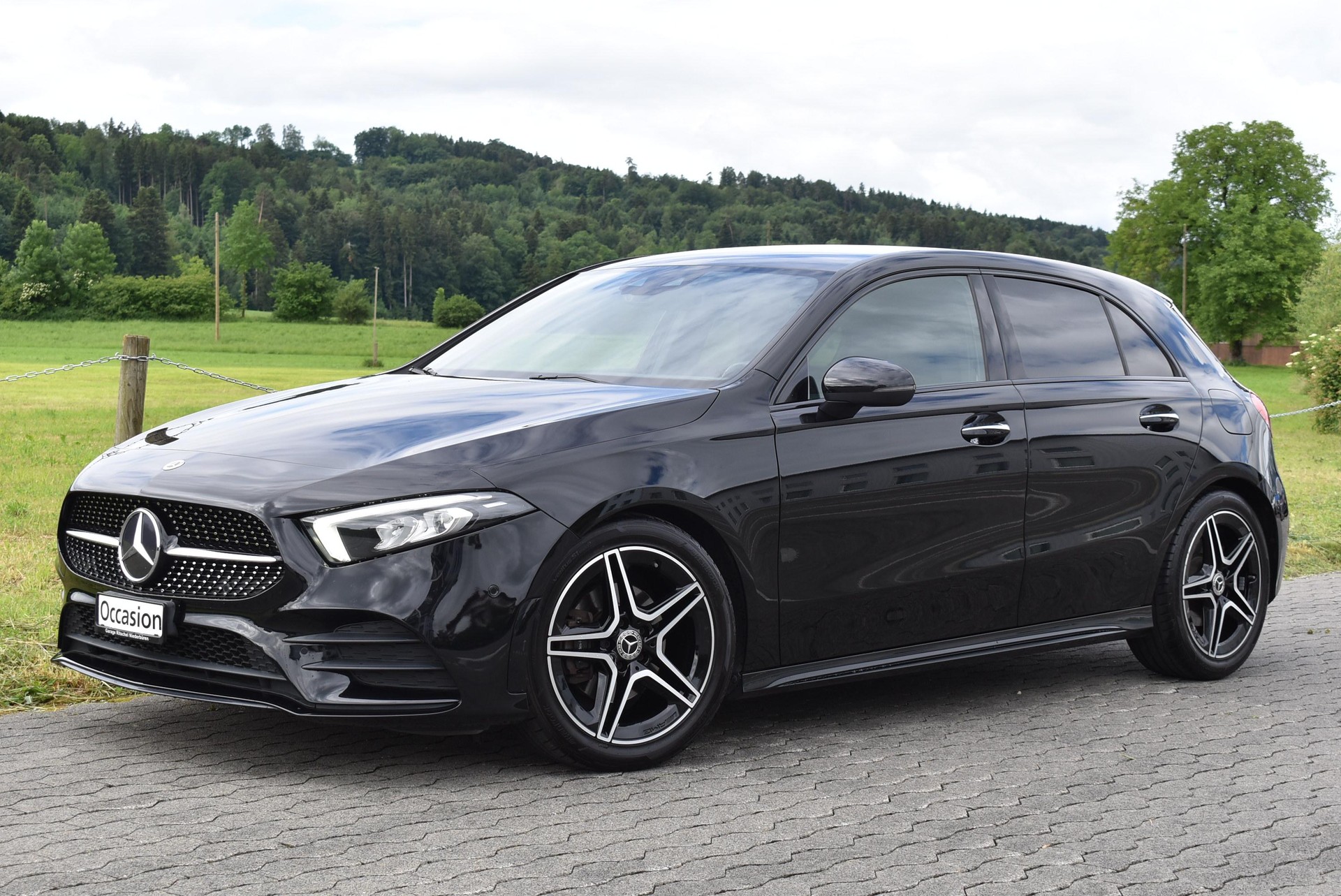 MERCEDES-BENZ A 200 AMG Line-image-0