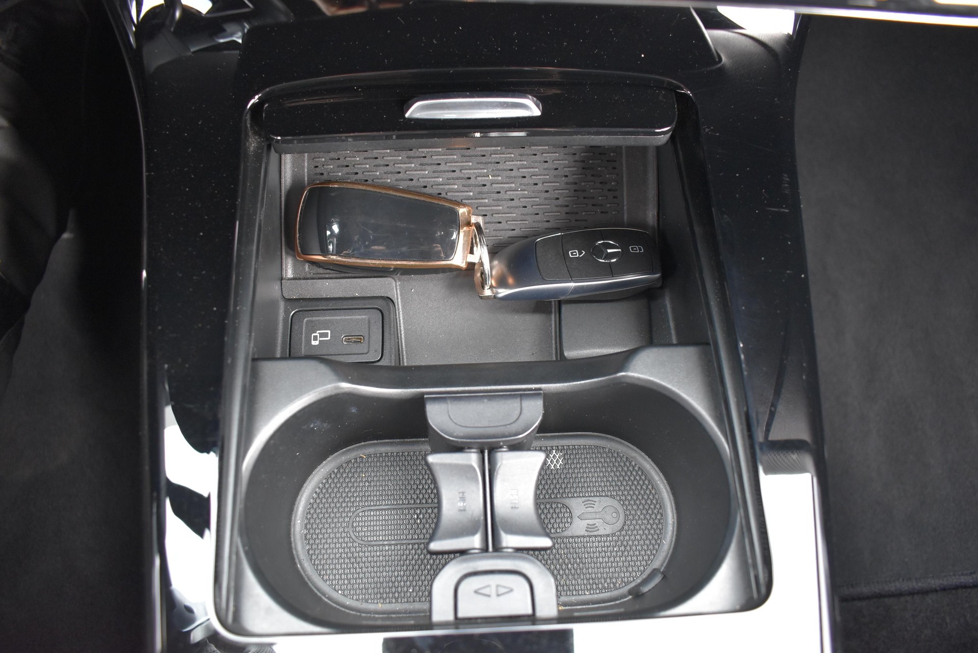 MERCEDES-BENZ A 200 AMG Line-image-15
