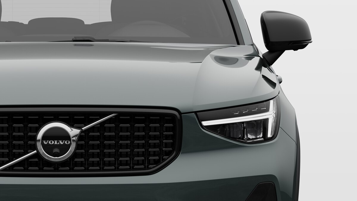 VOLVO XC40 2.0 B3 MH Plus Dark-image-6