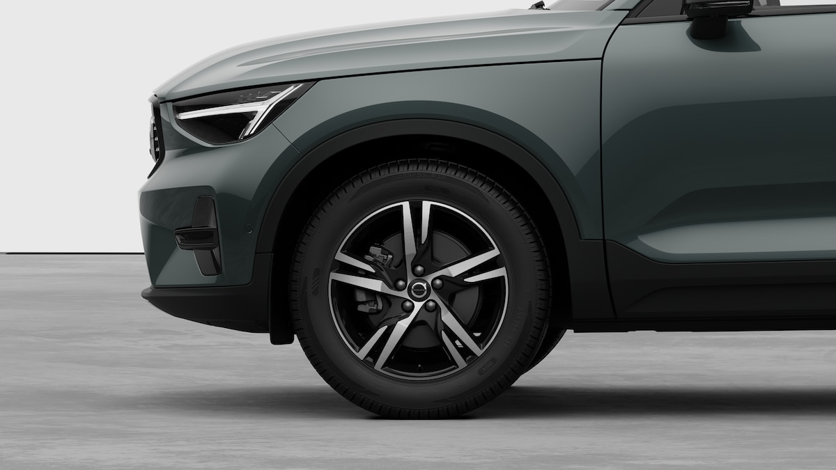 VOLVO XC40 2.0 B3 MH Plus Dark-image-7
