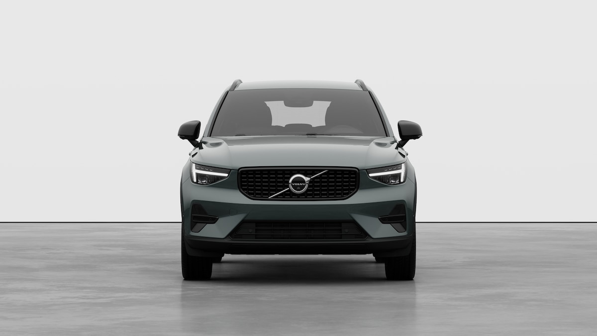 VOLVO XC40 2.0 B3 MH Plus Dark-image-4