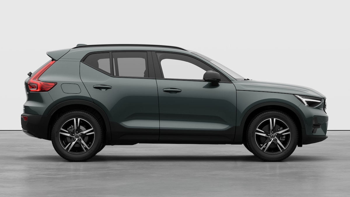 VOLVO XC40 2.0 B3 MH Plus Dark-image-3