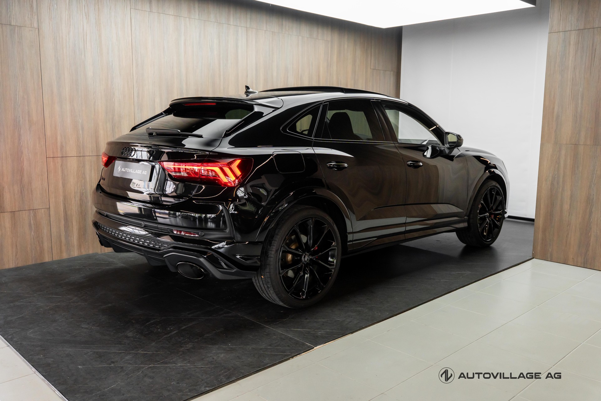 AUDI RS Q3 Sportback quattro S tronic-image-1
