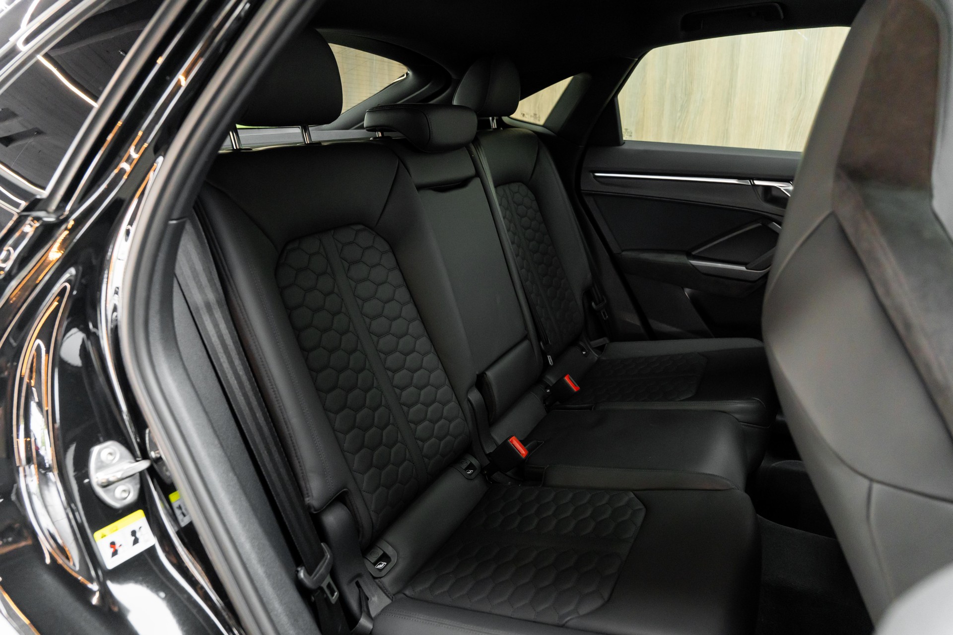 AUDI RS Q3 Sportback quattro S tronic-image-9