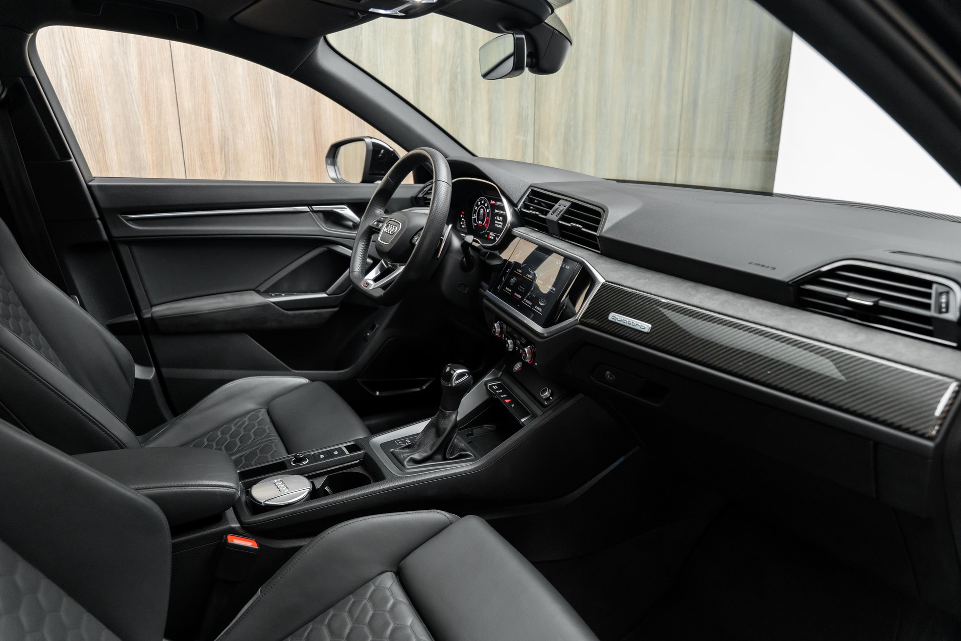 AUDI RS Q3 Sportback quattro S tronic-image-6