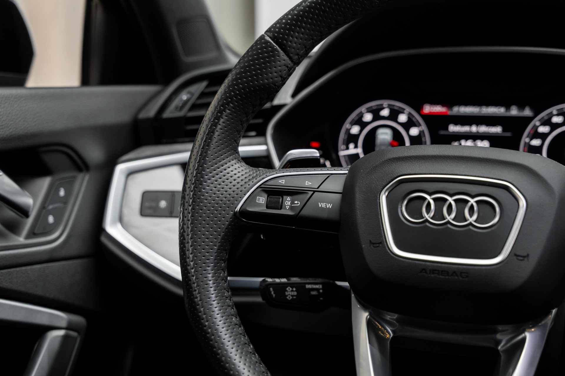 AUDI RS Q3 Sportback quattro S tronic-image-20
