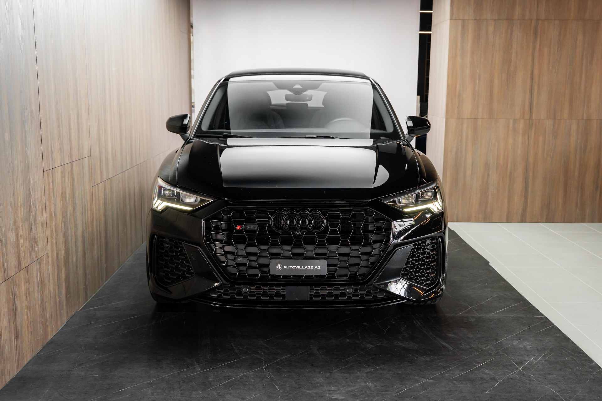 AUDI RS Q3 Sportback quattro S tronic-image-28