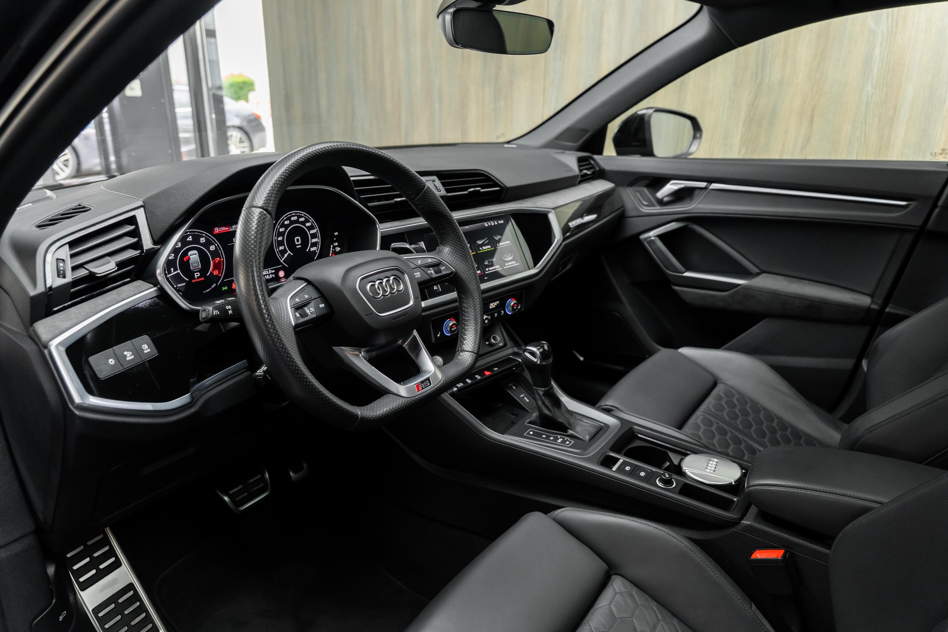 AUDI RS Q3 Sportback quattro S tronic-image-3