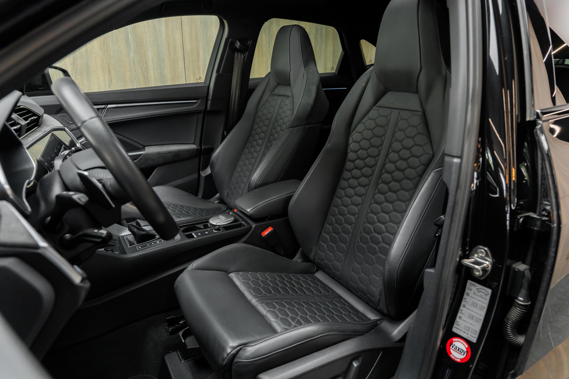 AUDI RS Q3 Sportback quattro S tronic-image-4