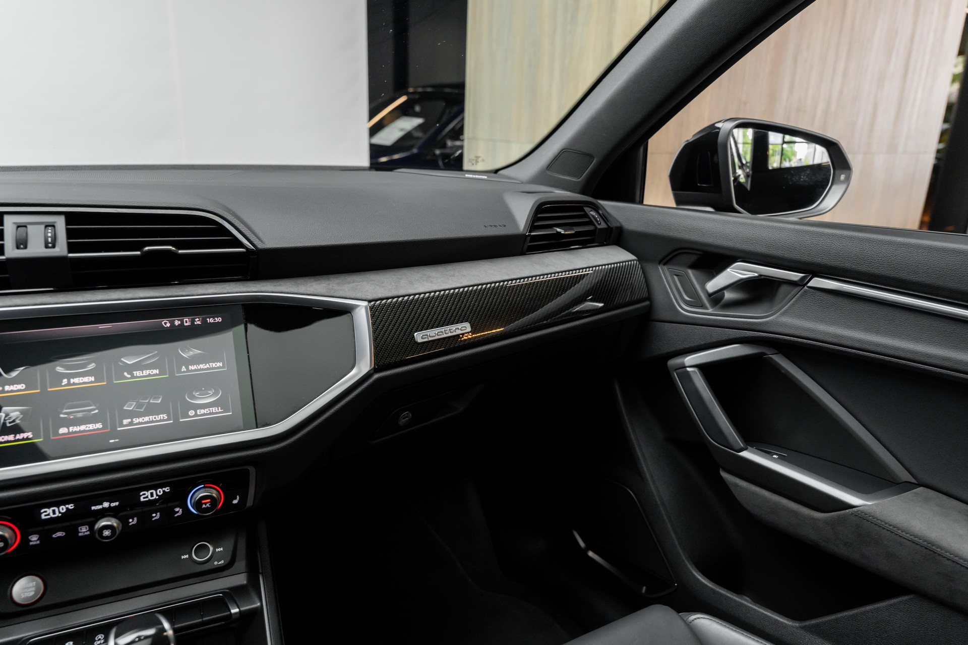 AUDI RS Q3 Sportback quattro S tronic-image-16