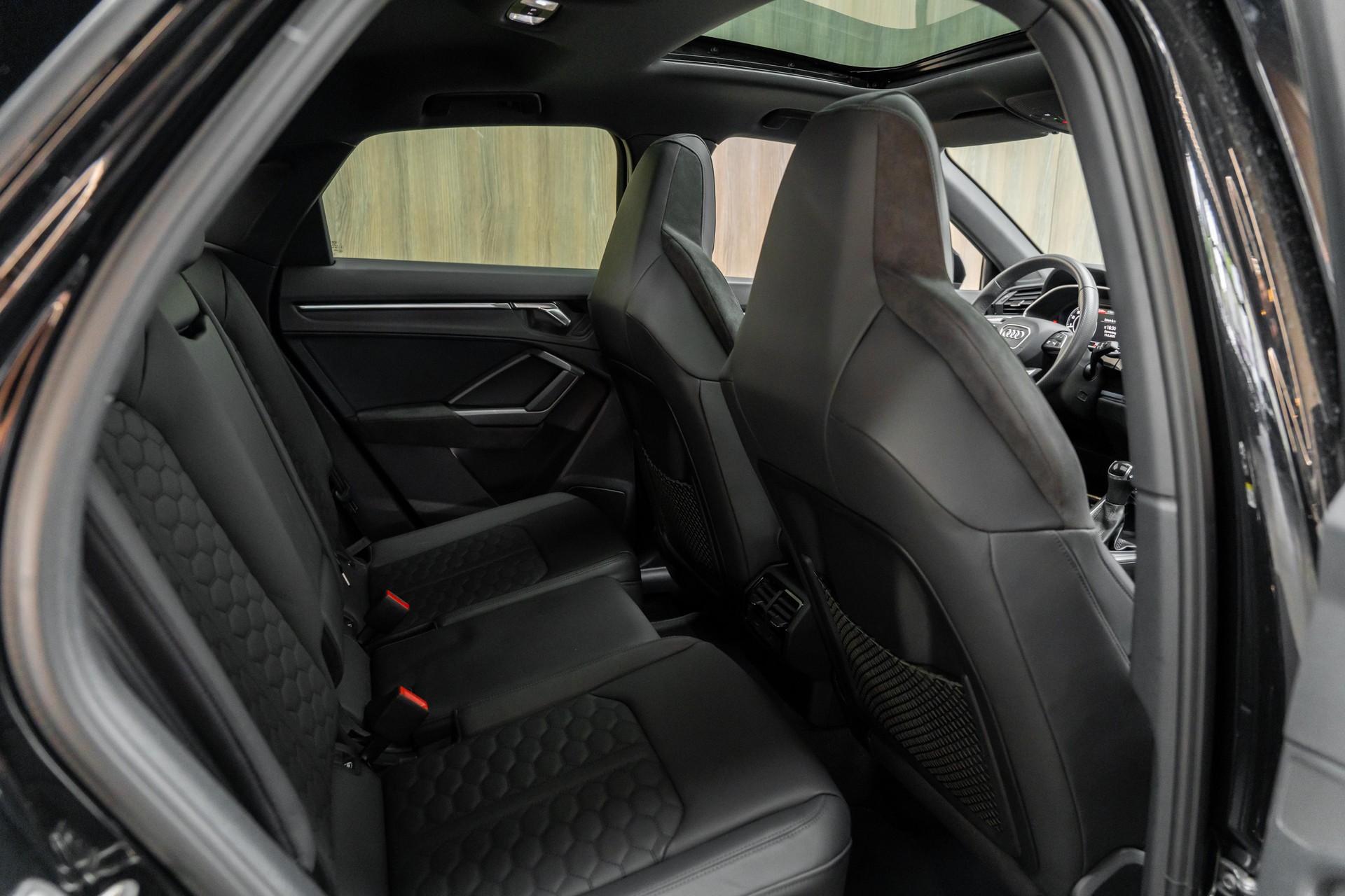 AUDI RS Q3 Sportback quattro S tronic-image-8