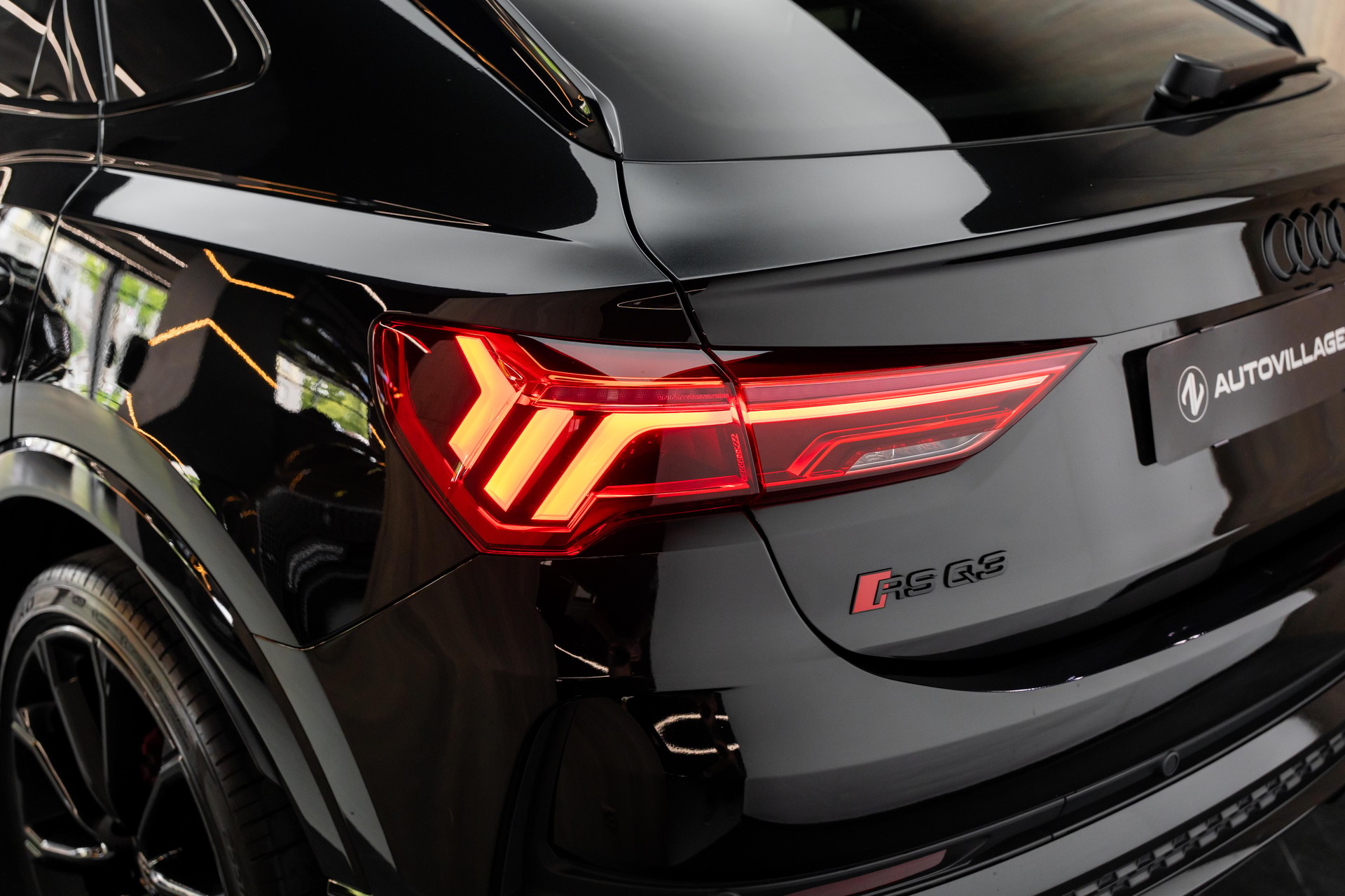 AUDI RS Q3 Sportback quattro S tronic-image-25