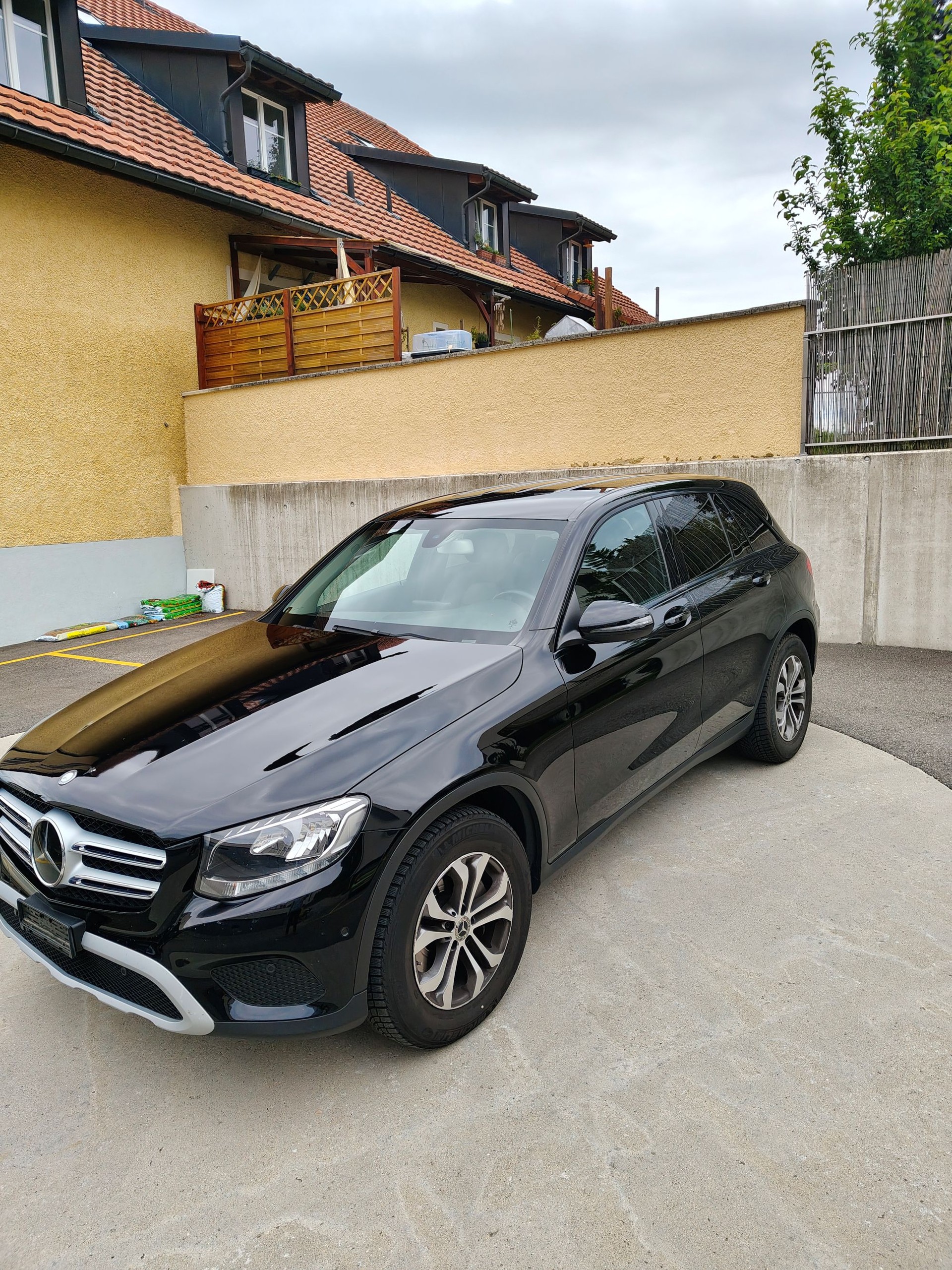MERCEDES-BENZ GLC 250 d Exclusive 4m-image-2