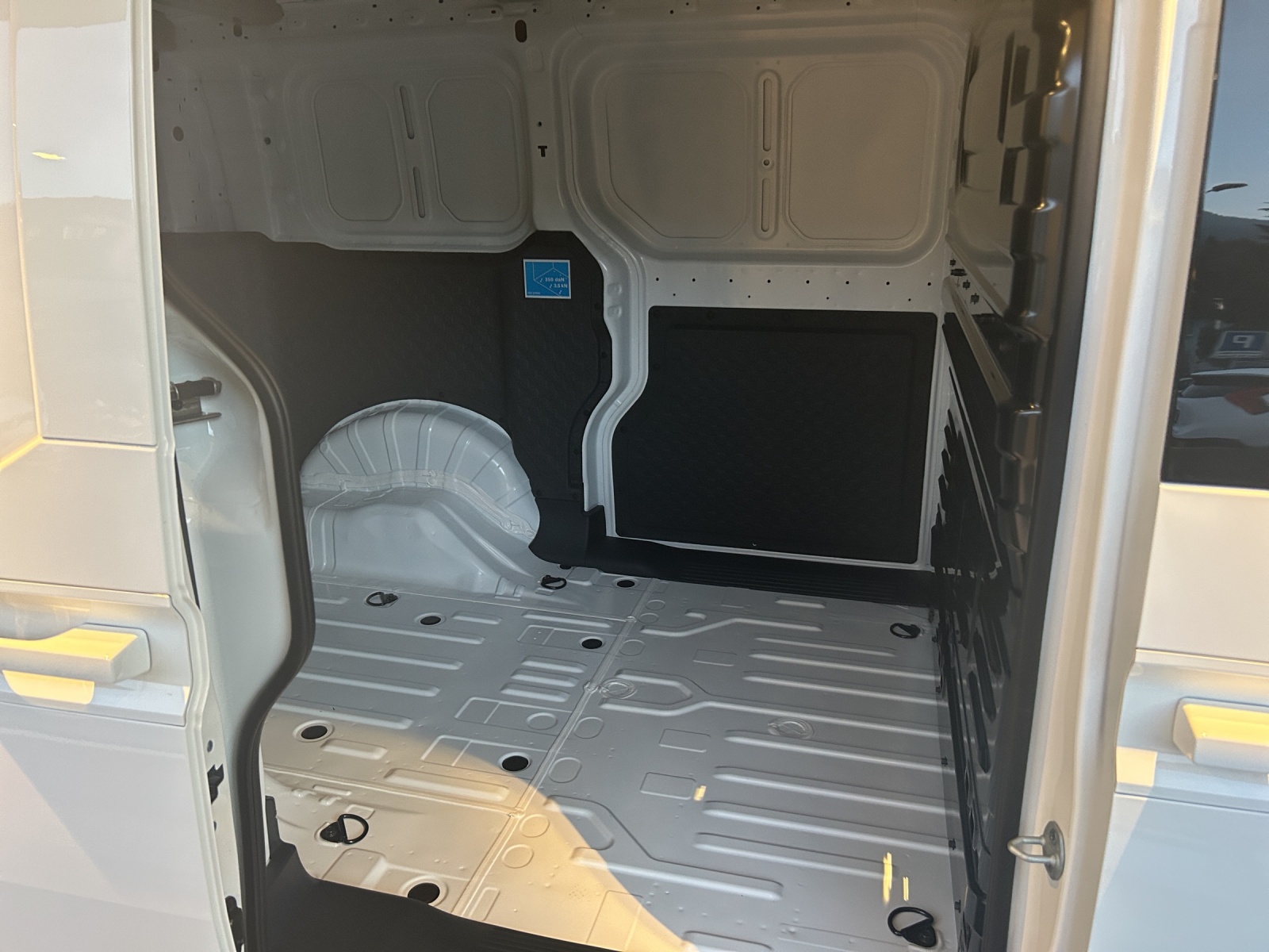KIA PV5 Cargo 71.2 kWh Elite-image-9