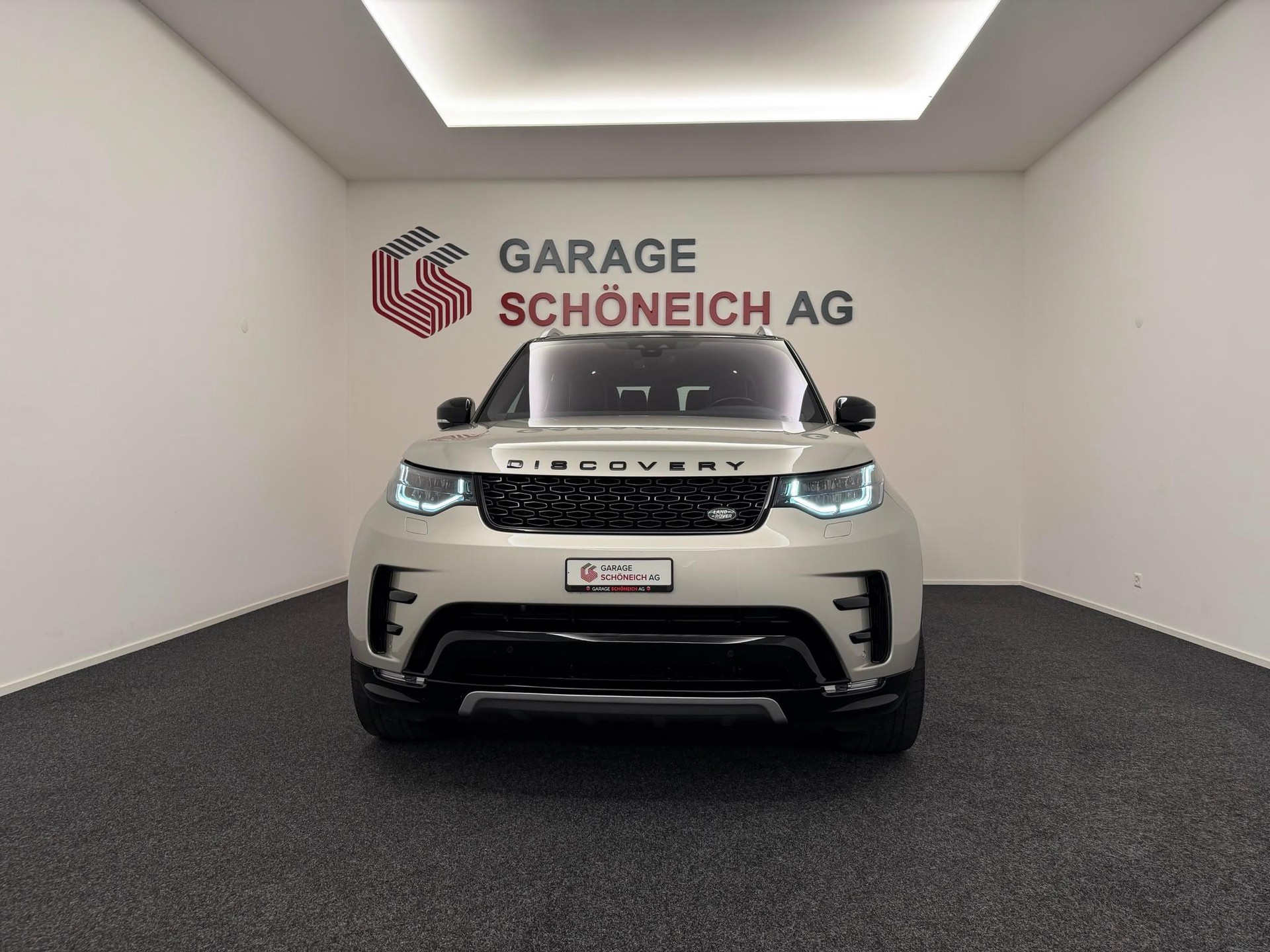 LAND ROVER Discovery 3.0 Si6 HSE Luxury-image-1