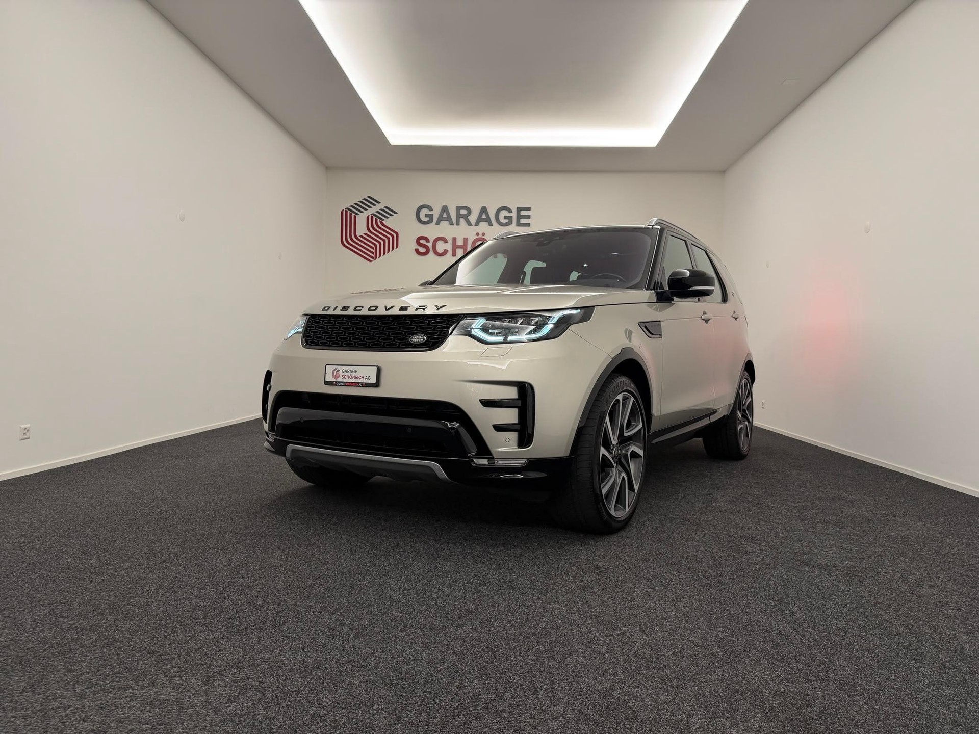 LAND ROVER Discovery 3.0 Si6 HSE Luxury-image-0