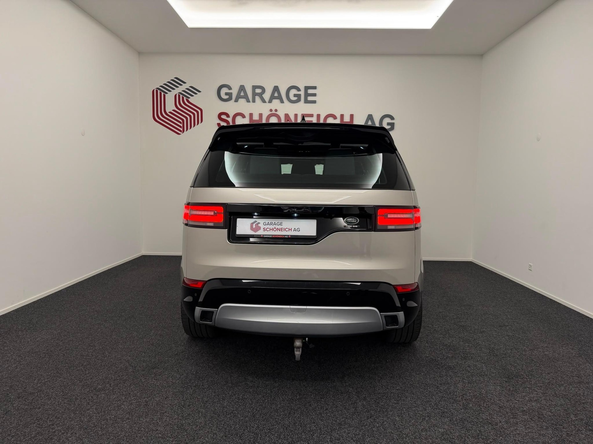 LAND ROVER Discovery 3.0 Si6 HSE Luxury-image-6