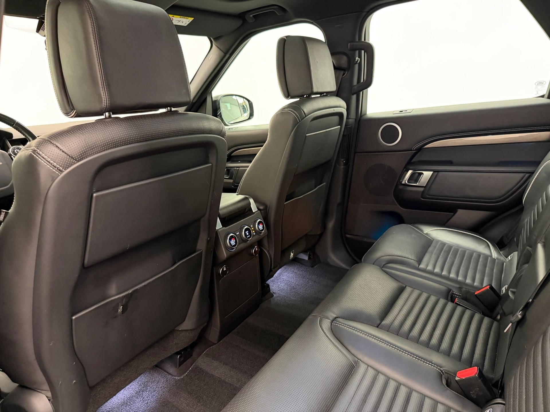 LAND ROVER Discovery 3.0 Si6 HSE Luxury-image-14