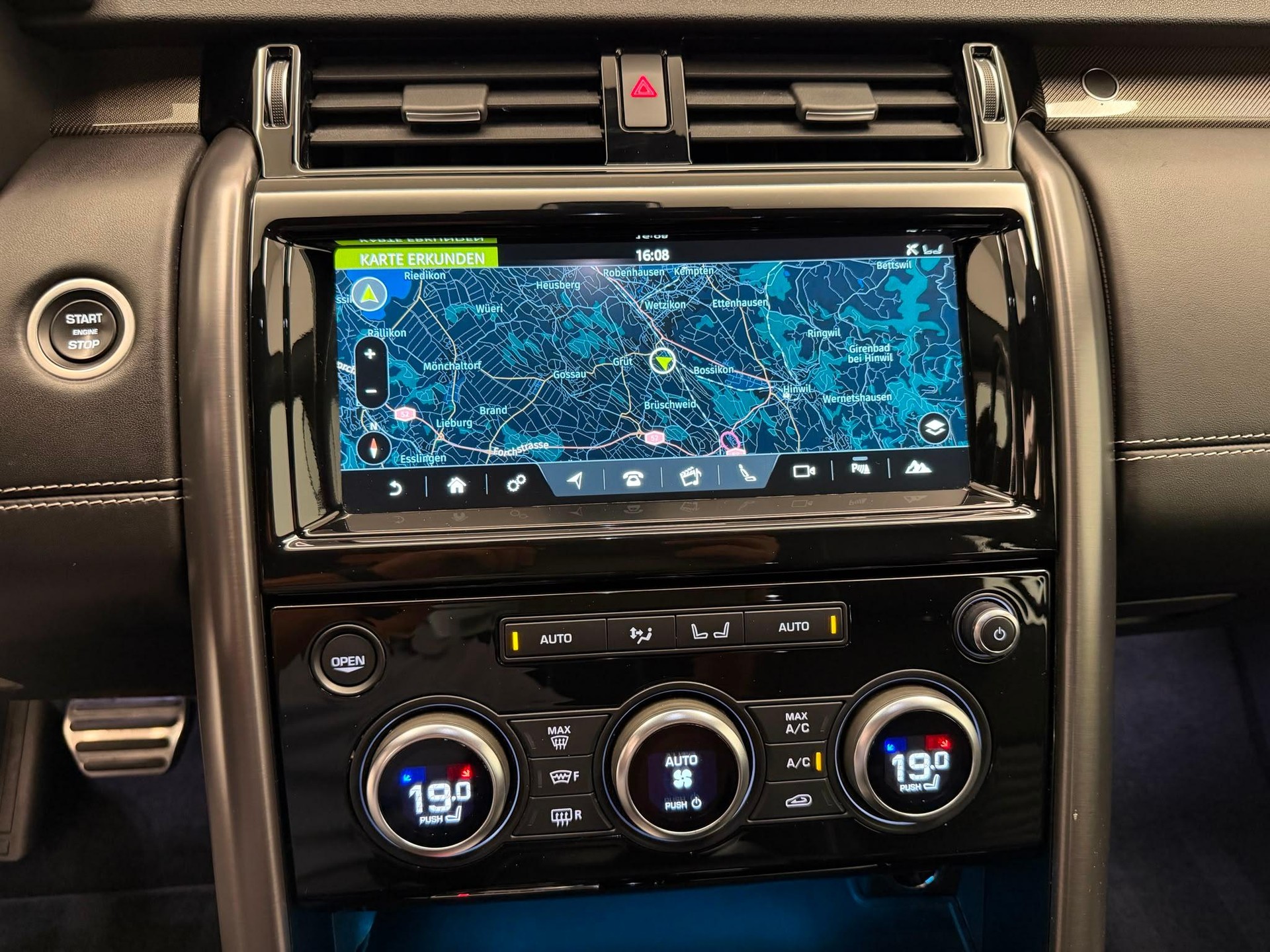 LAND ROVER Discovery 3.0 Si6 HSE Luxury-image-19