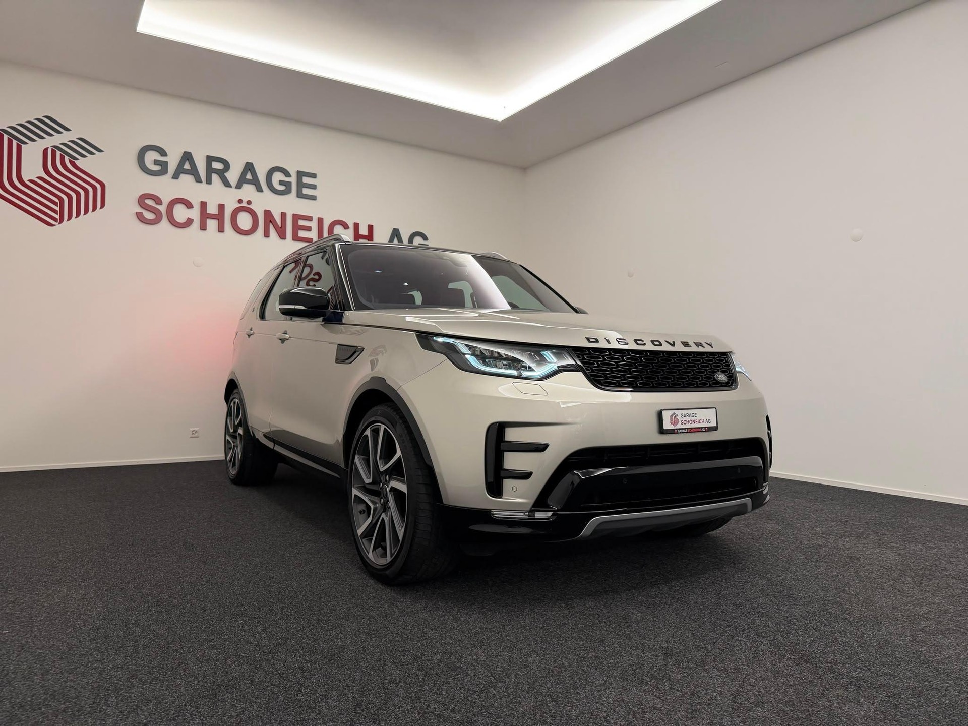 LAND ROVER Discovery 3.0 Si6 HSE Luxury-image-2