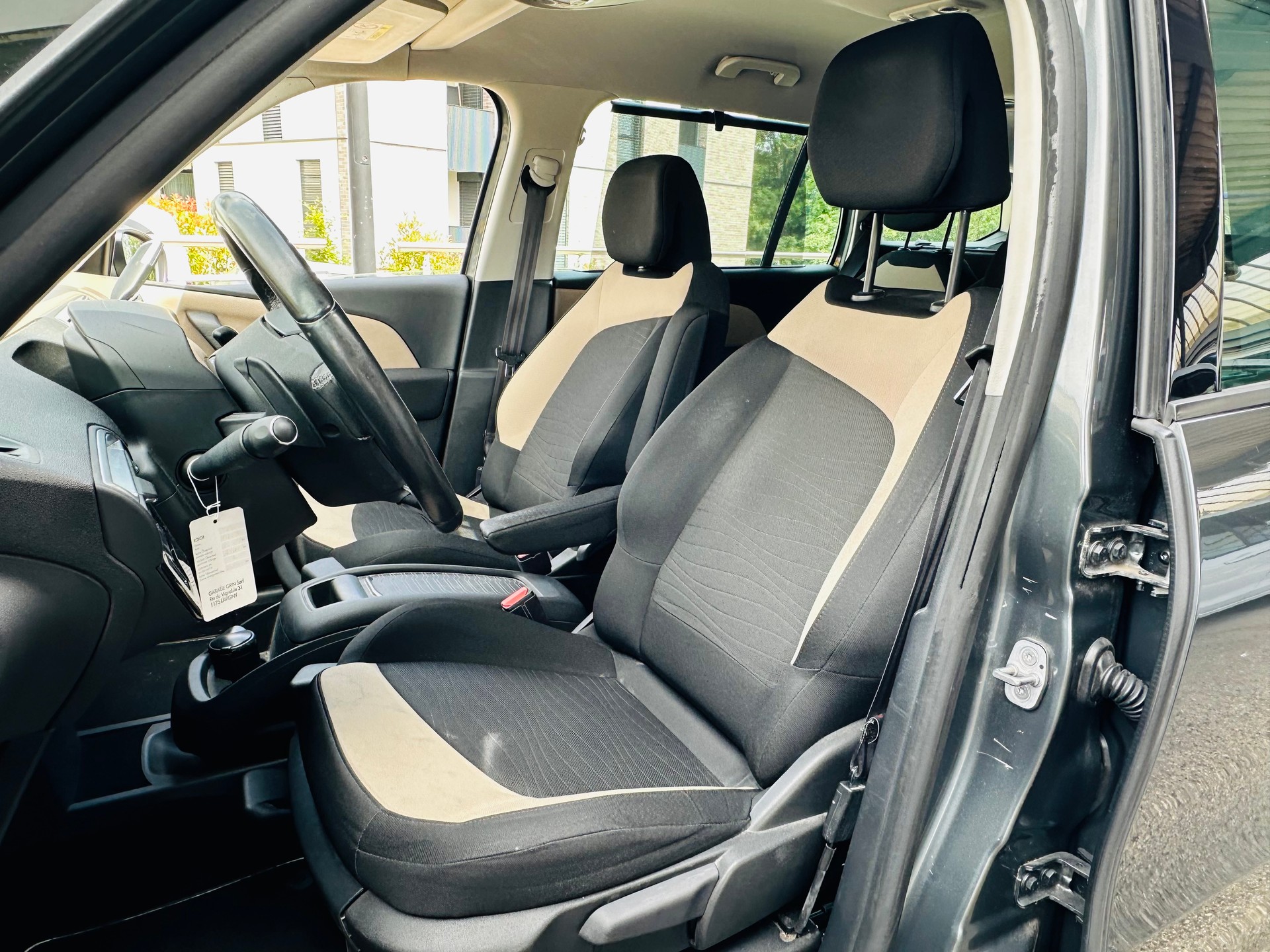 CITROEN Grand C4 Picasso 1.6 e-HDi Exclusive EGS6-image-6