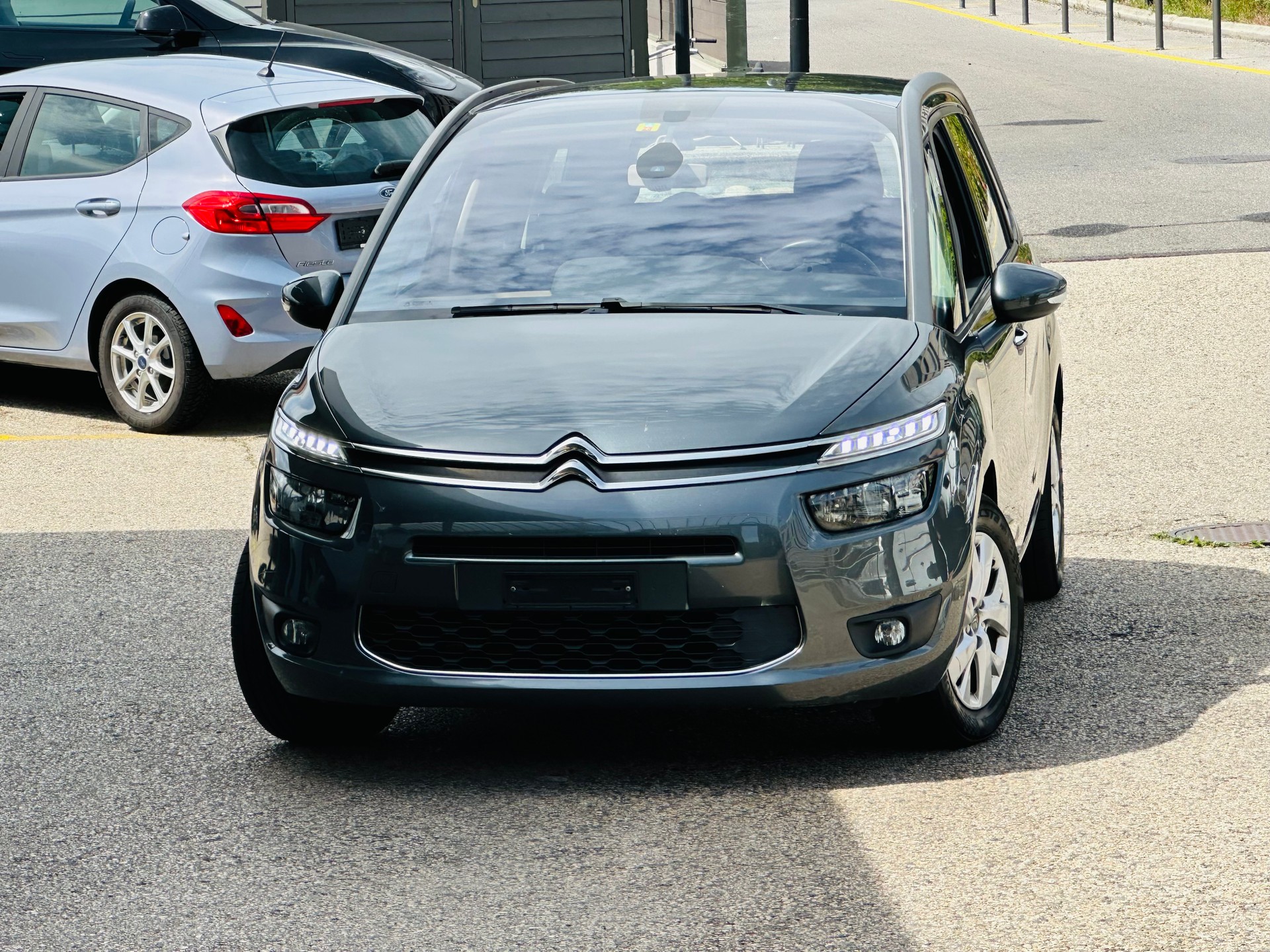 CITROEN Grand C4 Picasso 1.6 e-HDi Exclusive EGS6-image-0