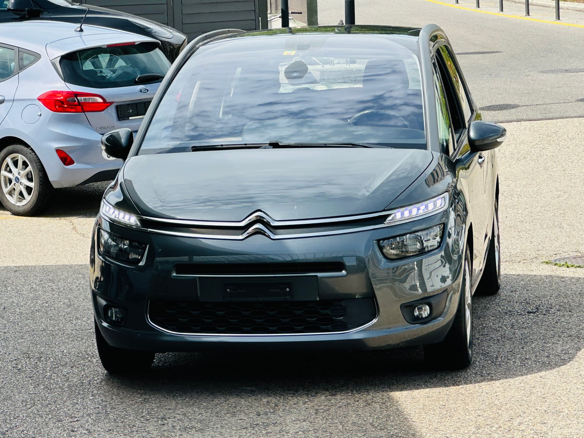 CITROEN Grand C4 Picasso 1.6 e-HDi Exclusive EGS6-image-2
