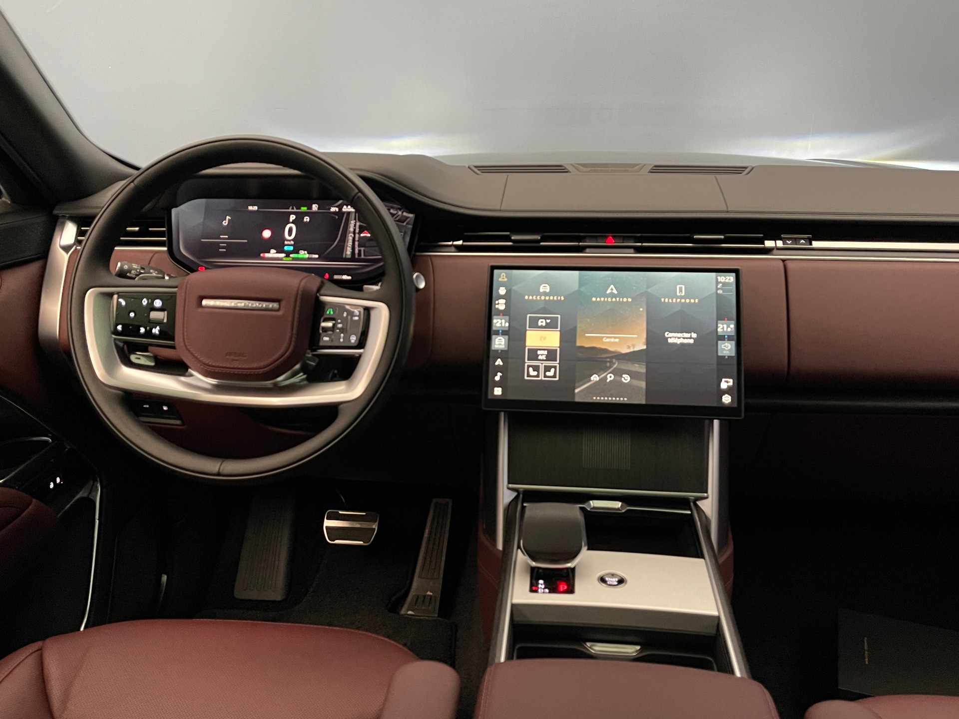 LAND ROVER Range Rover 3.0 I6 P460e Autobiography LWB-image-6