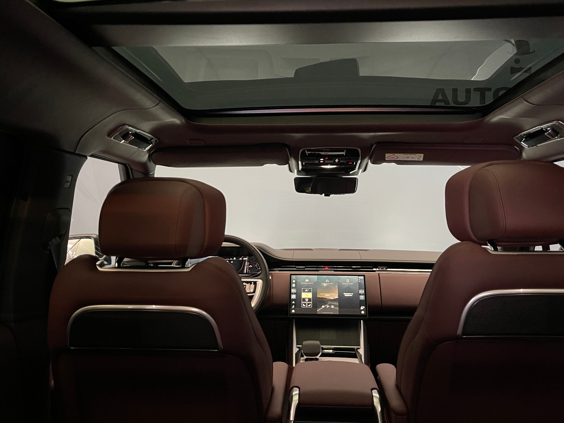 LAND ROVER Range Rover 3.0 I6 P460e Autobiography LWB-image-9