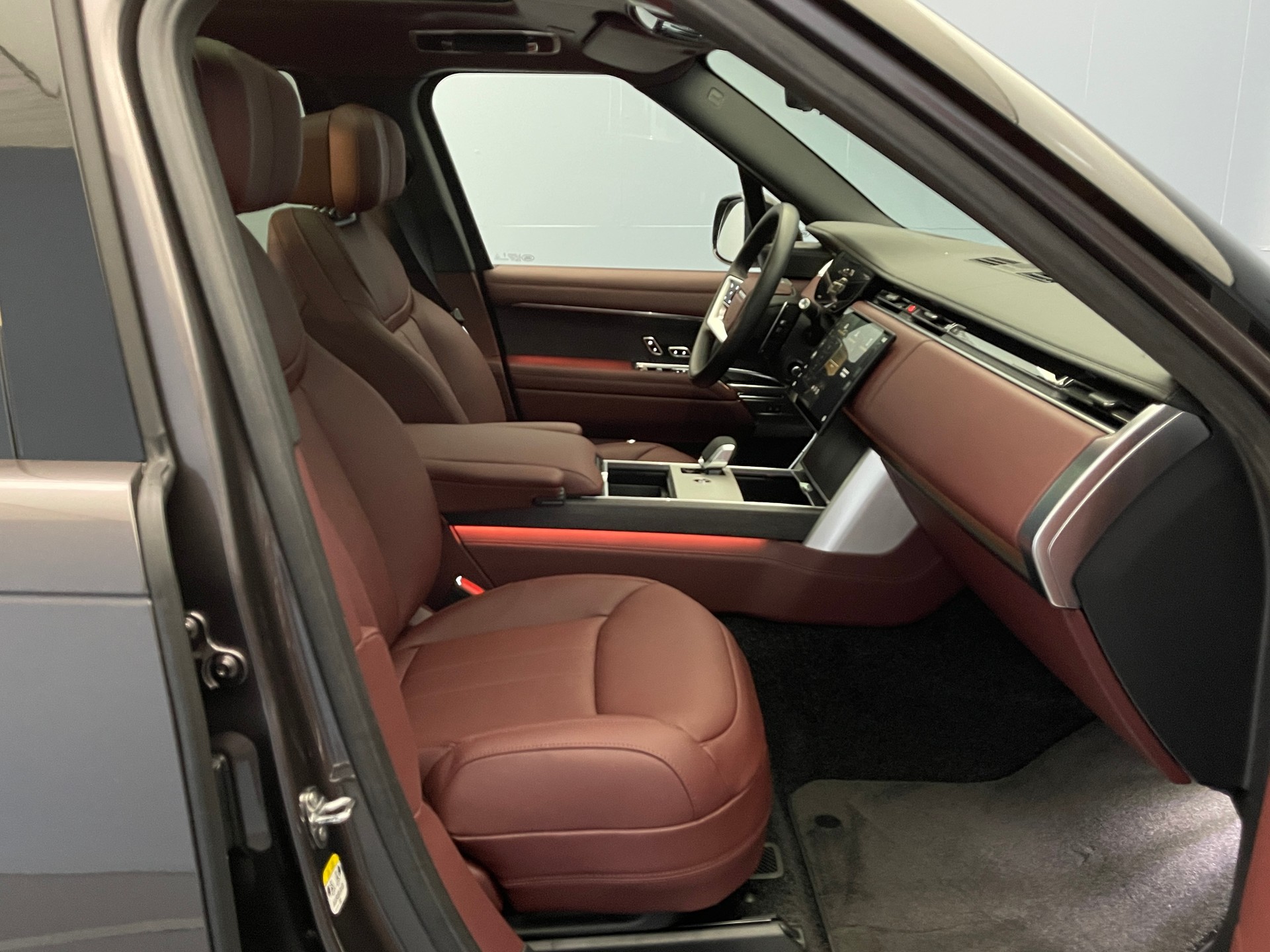 LAND ROVER Range Rover 3.0 I6 P460e Autobiography LWB-image-7