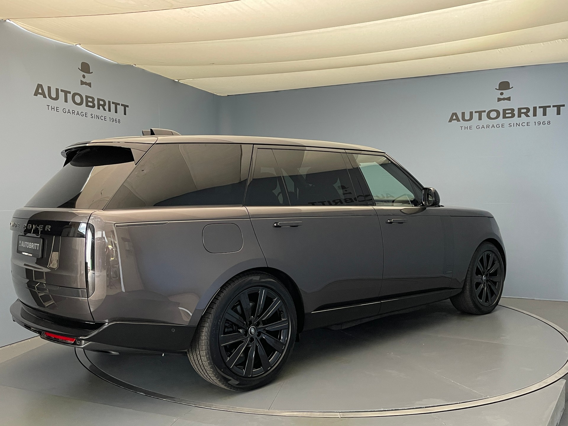 LAND ROVER Range Rover 3.0 I6 P460e Autobiography LWB-image-3